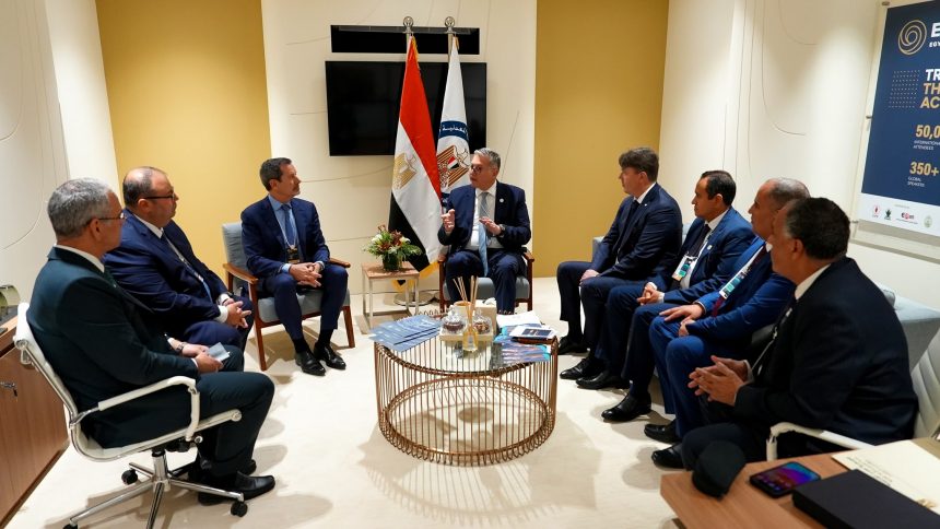 وزير البترول يبحث مع شركات عالمية تنفيذ مشروع المسح السيزمي في المتوسط. يجذب استثمارات للبحث عن الغاز