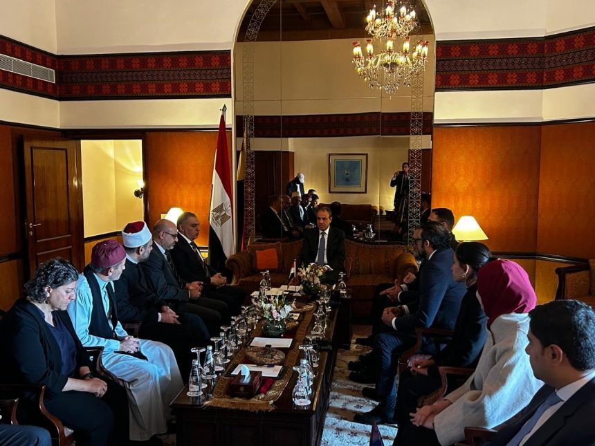 وزير الخارجية والجالية المصرية