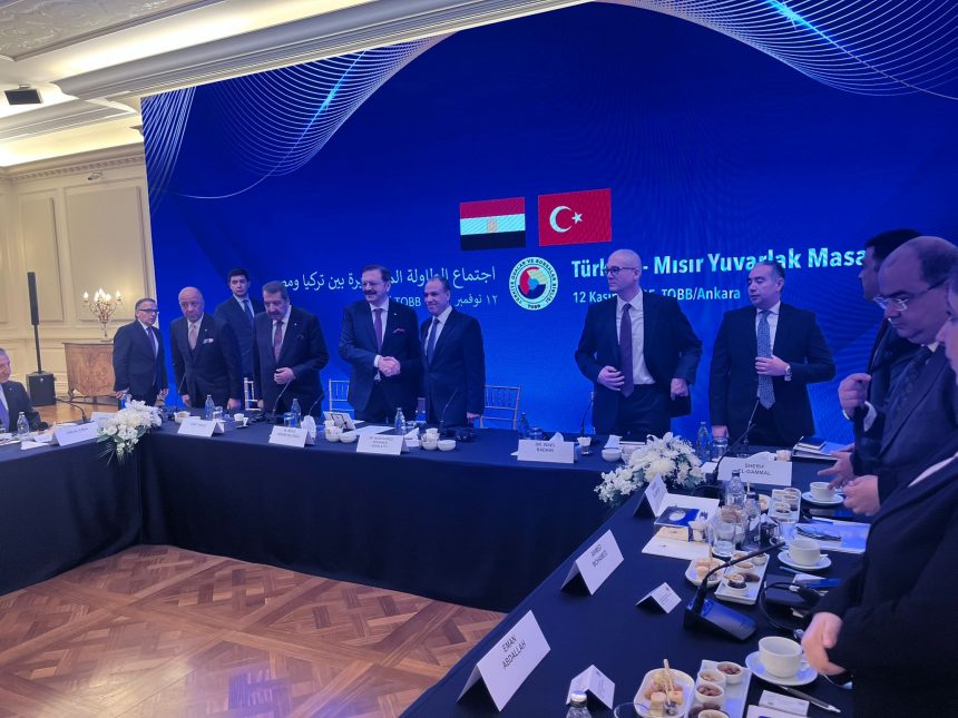 وزير الخارجية يزور مقر اتحاد الغرف والبورصات التركية TOBB في أنقرة