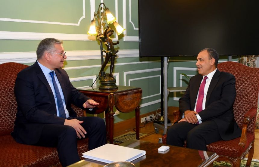 وزير الخارجية يستقبل وزير البترول والثروة المعدنية