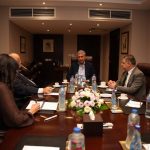 وزير السياحة يبحث مع رئيس المجلس العالمي للسفر دعم الاستثمارات السياحية بمصر