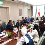 وزير الصحة يبحث مع ممثلي شركة ميريت توطين صناعة المستلزمات الطبية في مصر