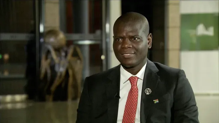 وزير خارجية جنوب إفريقيا رونالد لامولا