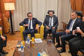 الدكتور خالد عبدالغفار يلتقي وزير الصحة التونسي لبحث تعزيز التعاون في القطاع الصحي