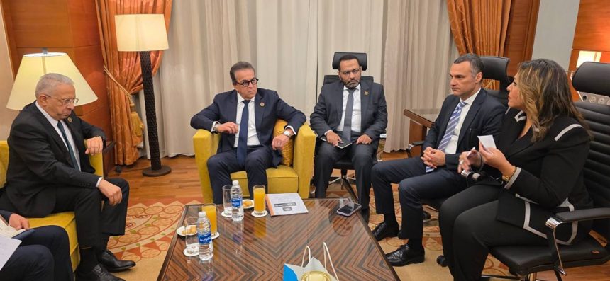 الدكتور خالد عبدالغفار يلتقي وزير الصحة التونسي لبحث تعزيز التعاون في القطاع الصحي