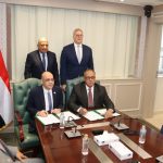 توقيع اتفاقية بين الكهرباء والبترول لمعالجة المخلفات البترولية والرواسب والمياه المنتجة وإجراء المسوحات اللازمة
