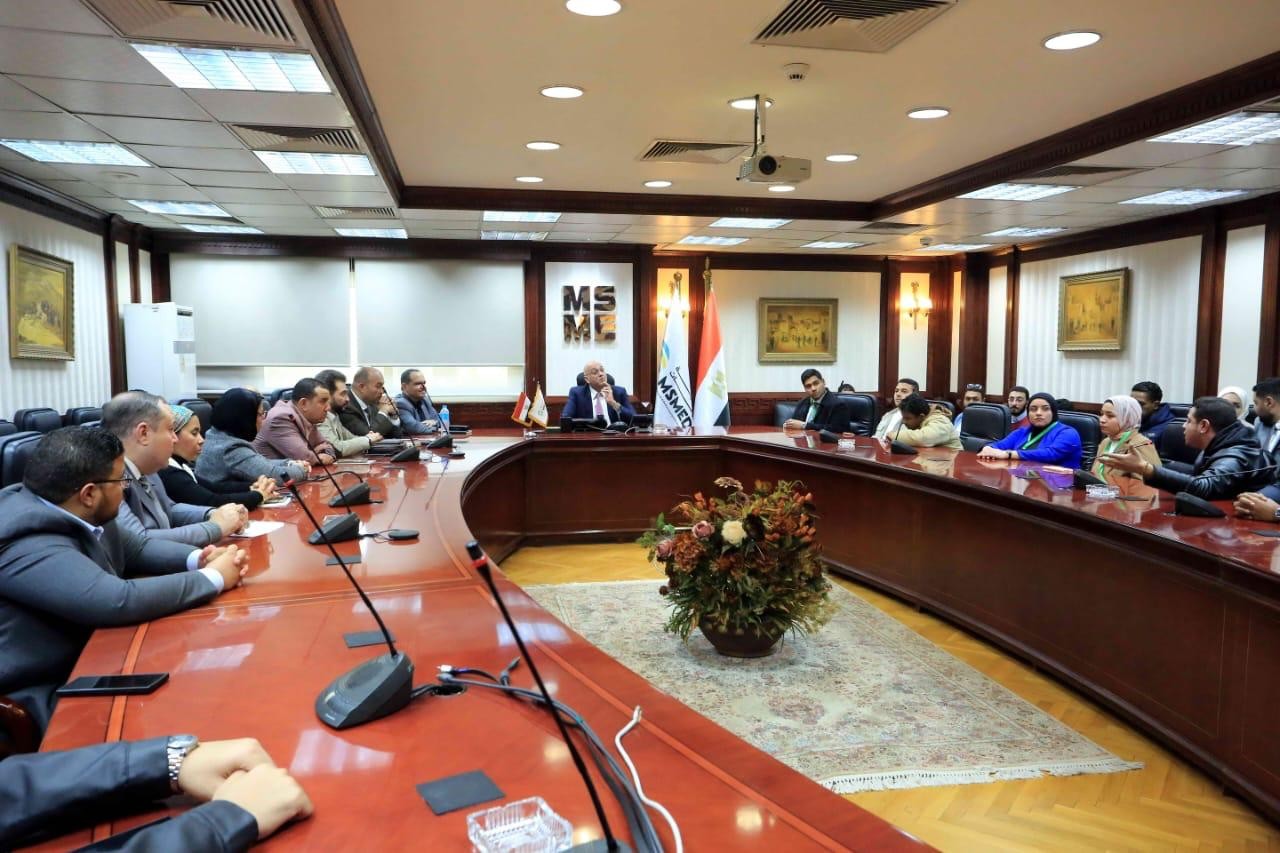 جهاز تنمية المشروعات يعقد اجتماعًا موسعًا مع أصحاب المشروعات الابتكارية والتكنولوجية لمناقشة متطلباتهم والتحديات التي تواجه مشروعاتهم