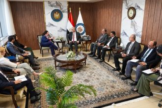 حادثات مع البنك الأوروبي لإعادة الإعمار والتنمية لبحث تعزيز التمويل والاستثمار في قطاعي البترول والتعدين