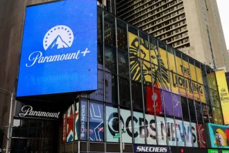 دول خليجية متعطشة لهوليوود تمول عرض باراماونت للاستحواذ على وارنر براذرز