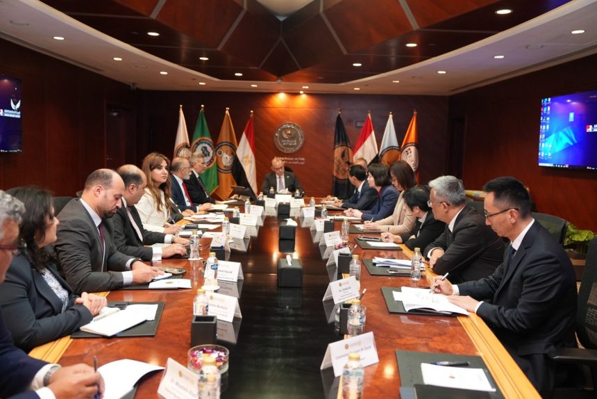 رئيس الرقابة المالية لكبير قضاة المحكمة العليا بشنغهاي