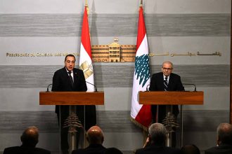 رئيس الوزراء يؤكد مَوقفَ مصر الثابت والداعم للبنان قيادةً وحكومةً وشعبًا