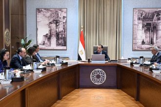 رئيس الوزراء يتابع جهود توافر السلع الغذائية والمنتجات الزراعية في الأسواق