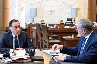 رئيس الوزراء يستعرض مع وزير البترول والثروة المعدنية عددا من ملفات عمل الوزارة