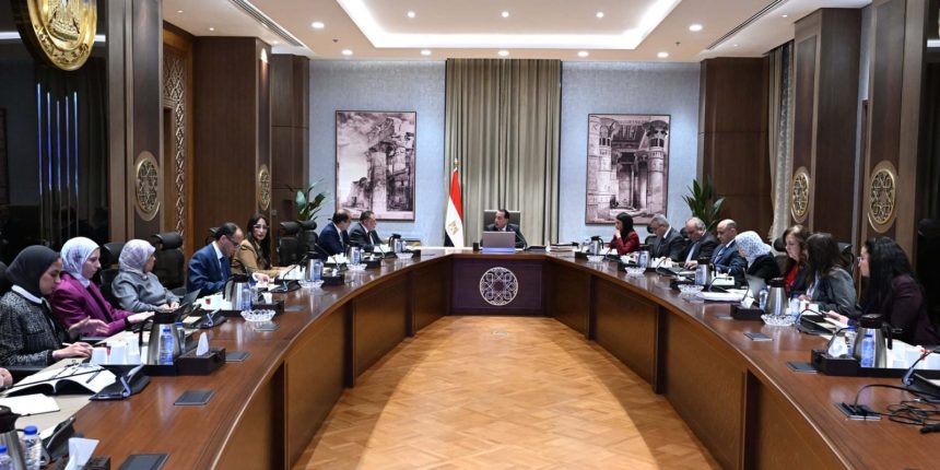 مدبولي خلال ترؤسه اجتماع لجنة إدارة الدين الخارجي وتنظيم الاقتراض