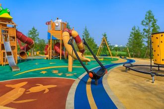 ملعب للأطفال في السعودية