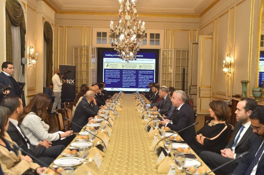 وزير الاستثمار والتجارة الخارجية يشارك بفعاليات منتدى .لينكس