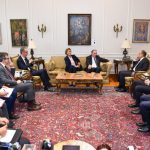 وزير الخارجية يستقبل وفداً أوروبياً برئاسة المبعوث الأوروبي الخاص لعملية السلام