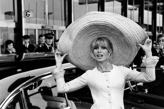 وفاة أيقونة السينما الفرنسية بريجيت باردو عن 91 عاما