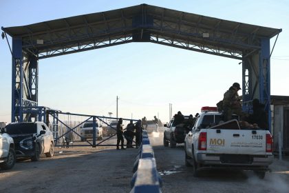 قوات الأمن السورية تدخل مخيم الهول بعد انسحاب القوات الكردية