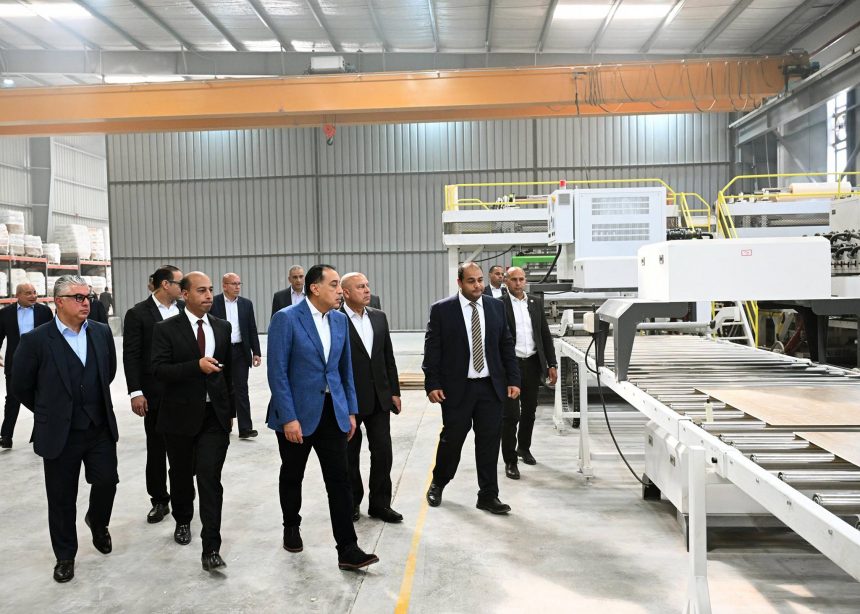 افتتاح أول مصنع في مصر لإنتاج أرضيات SPC بجودة عالية باستثمارات 8 ملايين دولار. يوفر 100 وظيفة