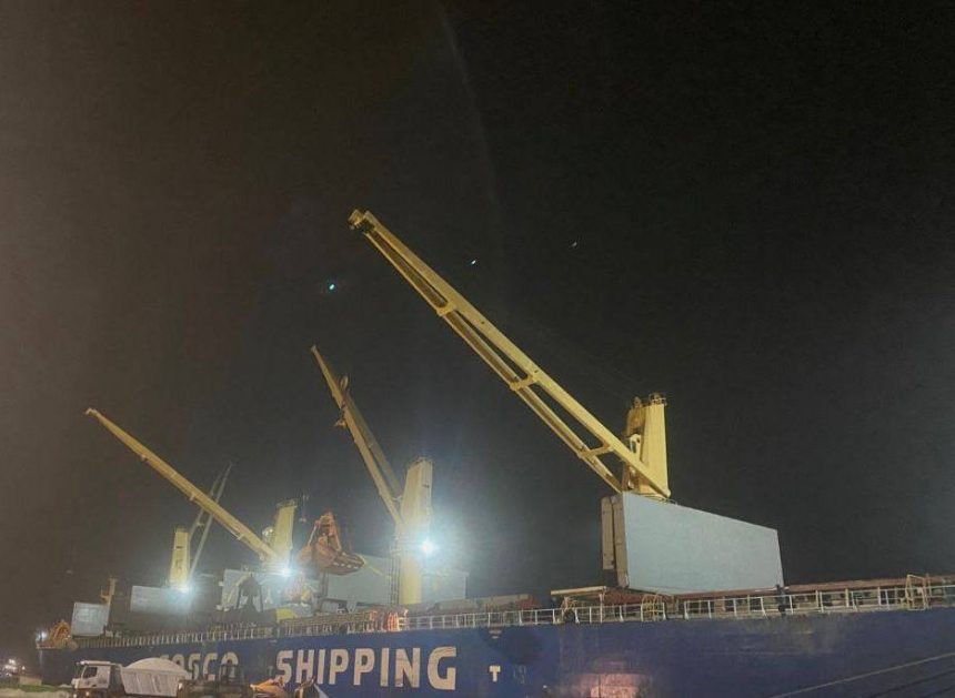 النصر للملاحات تصدر أكبر شحنة ملح في تاريخها من ميناء العريش