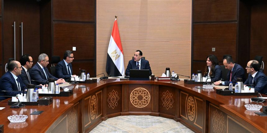 رئيس الوزراء يتابع مع وزير التموين خطة الاستعداد لاستقبال شهر رمضان المعظم 2026