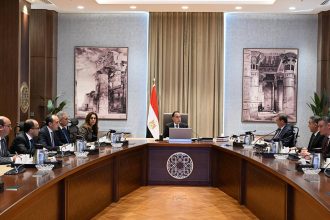 رئيس الوزراء يستعرض إجراءات التعامل مع الحيوانات الضالة والمتروكة