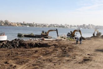 سويلم يتابع أعمال إزالة التعديات على مجرى نهر النيل وأراضي طرح النهر