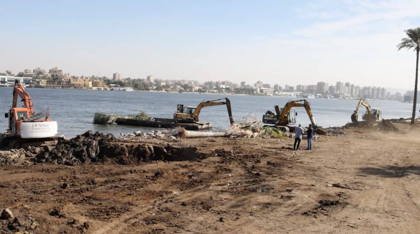 سويلم يتابع أعمال إزالة التعديات على مجرى نهر النيل وأراضي طرح النهر