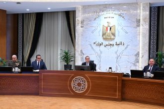 مدبولي خلال ترؤسه اجتماع الحكومة