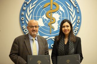 هيئة التأمين الصحي الشامل توقّع اتفاقية مع الصحة العالمية لتقييم أثر المنظومة في محافظات المرحلة الأولى