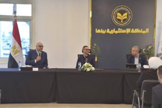 وزير الاستثمار والتجارة الخارجية يلتقي مستثمري المنطقة الاستثمارية بمدينة بنها