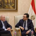 وزير الثقافة يلتقي نظيره بجمهورية رومانيا
