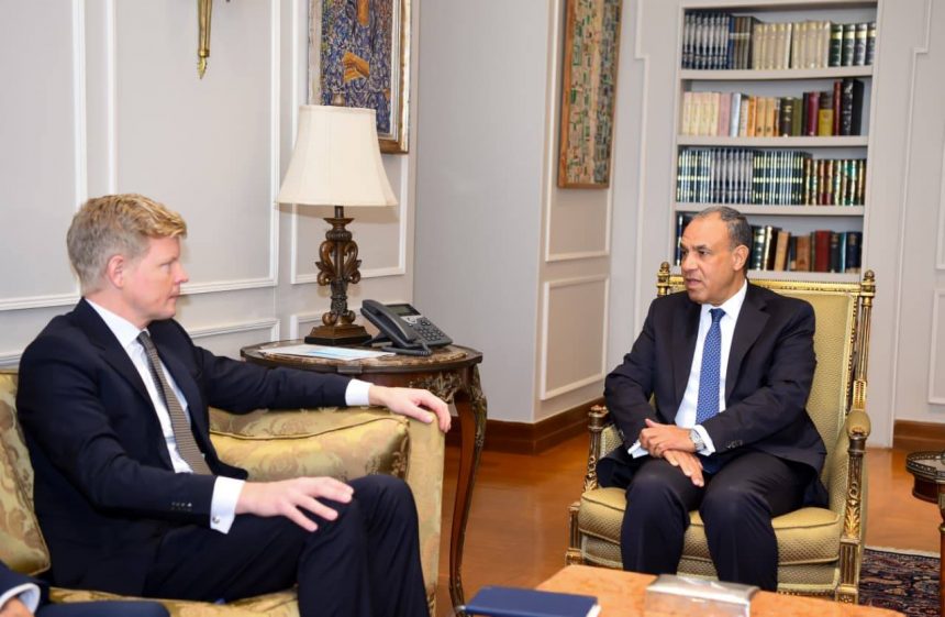 وزير الخارجية لمبعوث اليمن الأممي