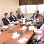 وزير الصناعة يبحث مع سين كارز البلغارية خطة تصنيع السيارات الكهربائية في مصر