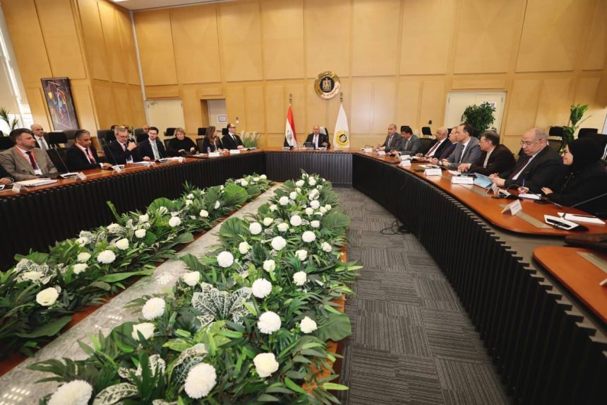 وزير الصناعة يلتقي سفير النمسا بالقاهرة ووفود 10 رؤساء ومديري كبرى الشركات النمساوية