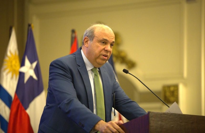 وزير الطيران المدني سامح الحفني