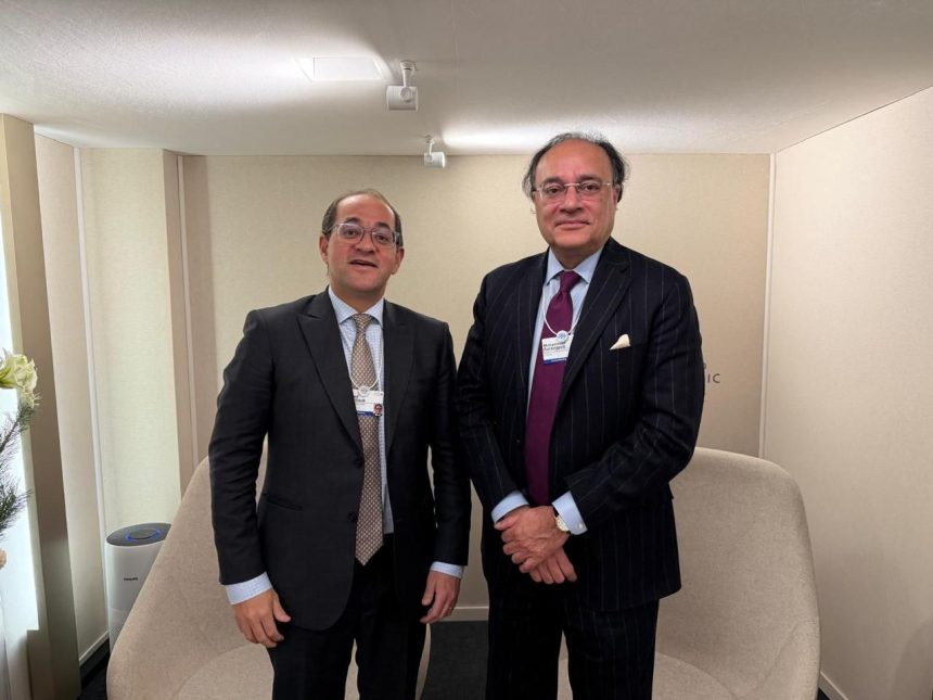 وزير المالية لنظيره الباكستاني