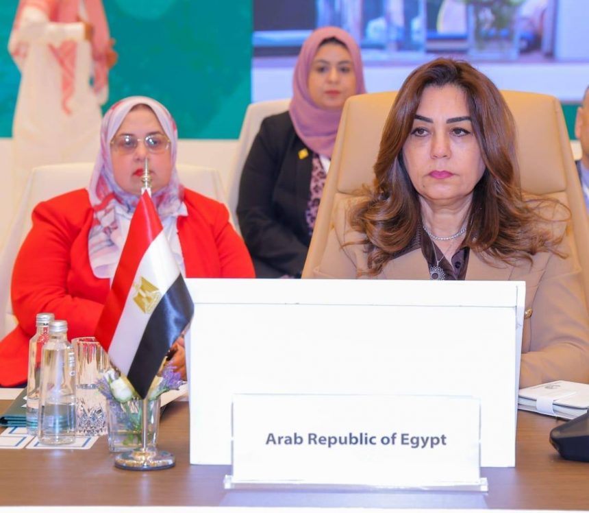 وزيرة التنمية المحلية والقائم بأعمال وزير البيئة