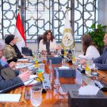 وزيرة التنمية المحلية والقائم بأعمال وزير البيئة تعقد اجتماعًا موسعًا مع عدد من رؤساء الإدارات المركزية