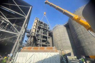 إيجيبت أنود تبدأ الاستعداد لتشغيل خط الإنتاج الثاني وتصدير الشحنة الثانية من الفحم البترولي المكلسن