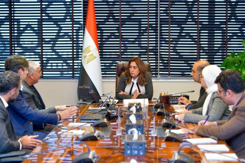 تحويل المخلفات إلى وقود بديل عالي الجودة لمصانع الأسمنت. شراكة بين الحكومة والقطاع الخاص لتطوير منظومة المخلفات