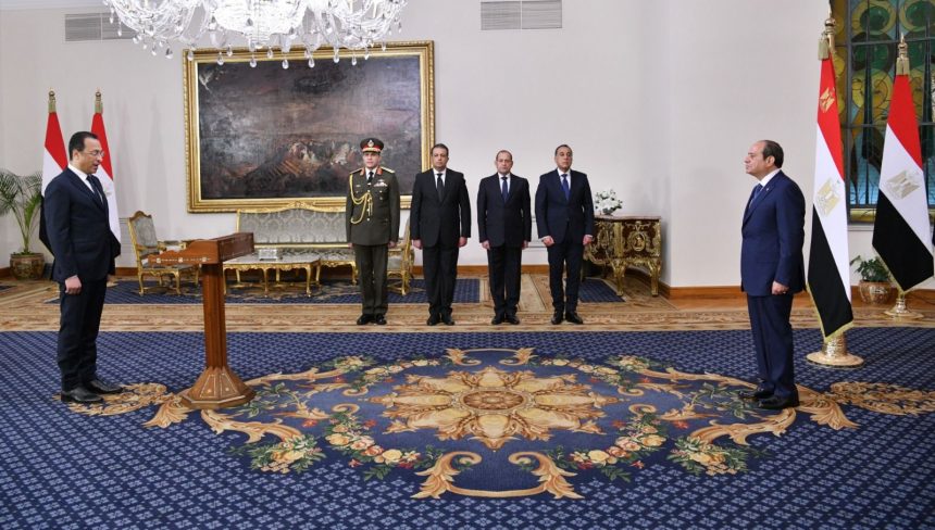 رأفت هندي وزير الاتصالات وتكنولوجيا المعلومات