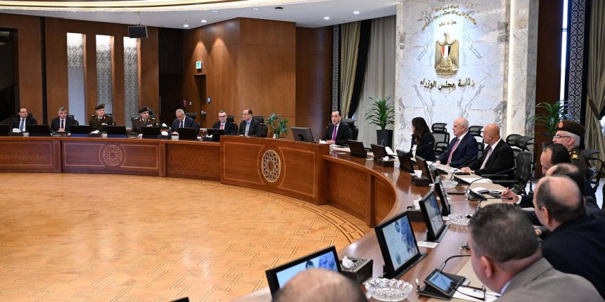 رئيس الوزراء واجتماع مباردة حياة كريمة