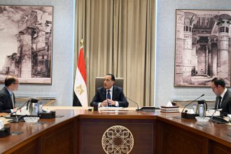 رئيس الوزراء يبحث مع وزير المالية تطورات المراجعة الجارية مع صندوق النقد