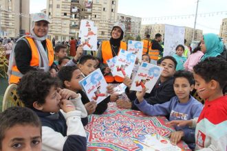 قوافل السعادة تجوب المناطق بديلة العشوائيات والقرى الأكثر احتياجًا. يوم متكامل من الدعم الاجتماعي والإنساني