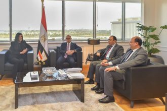 وزير الاستثمار 1