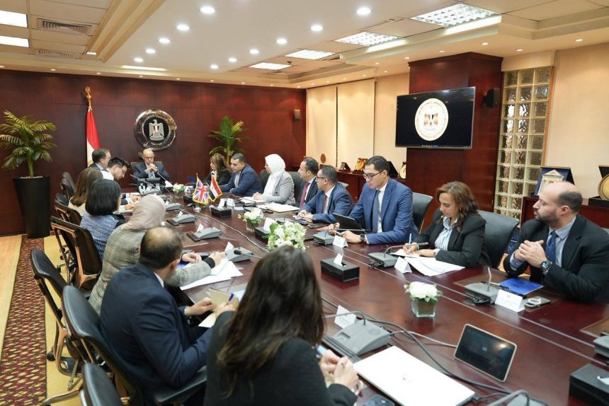 وزير الاستثمار للسفير البريطاني بالقاهرة