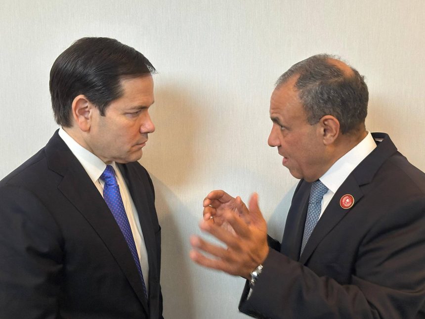 وزير الخارجية ونظيره الأمريكي