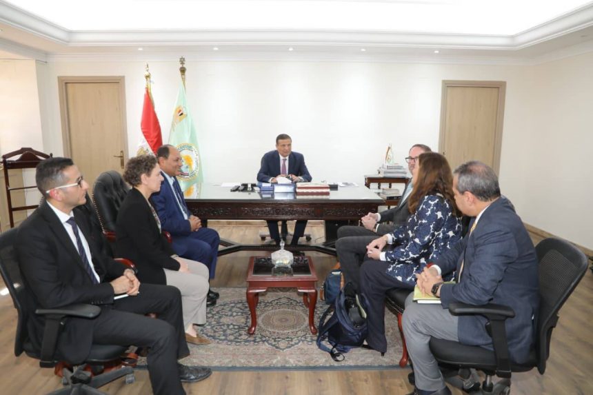 وزير الزراعة يدعو وفدا دنماركيا لضخ استثمارات جديدة في إنشاء مزارع حديثة بمصر